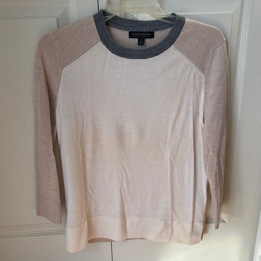 Banana Republic Cream & Light Pink Raglan Crewneck Sweater